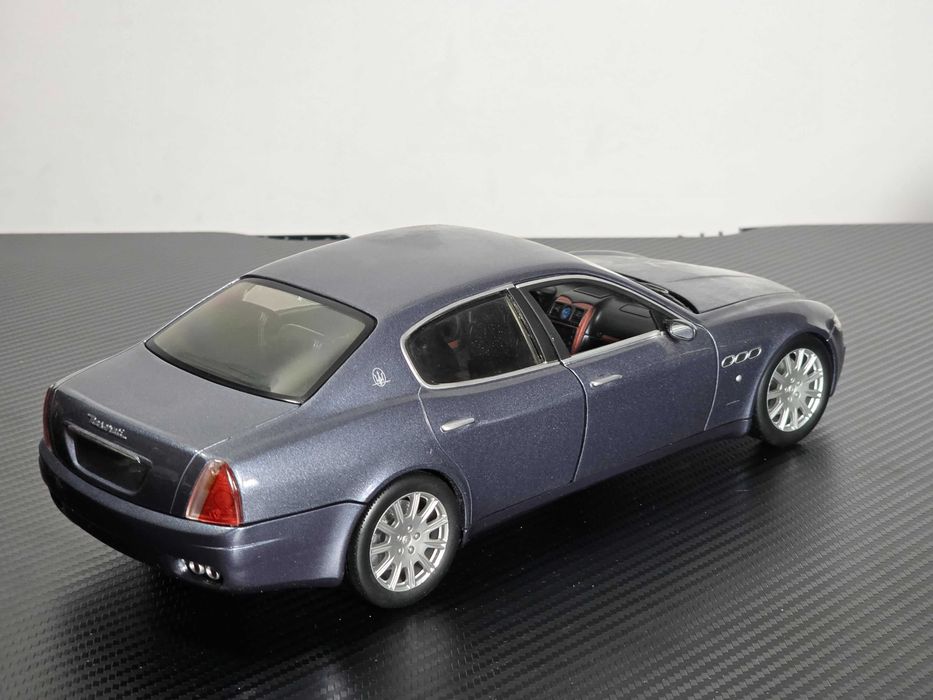 Macheta Auto 1/18 Hotwheels Maserati Quattroporte