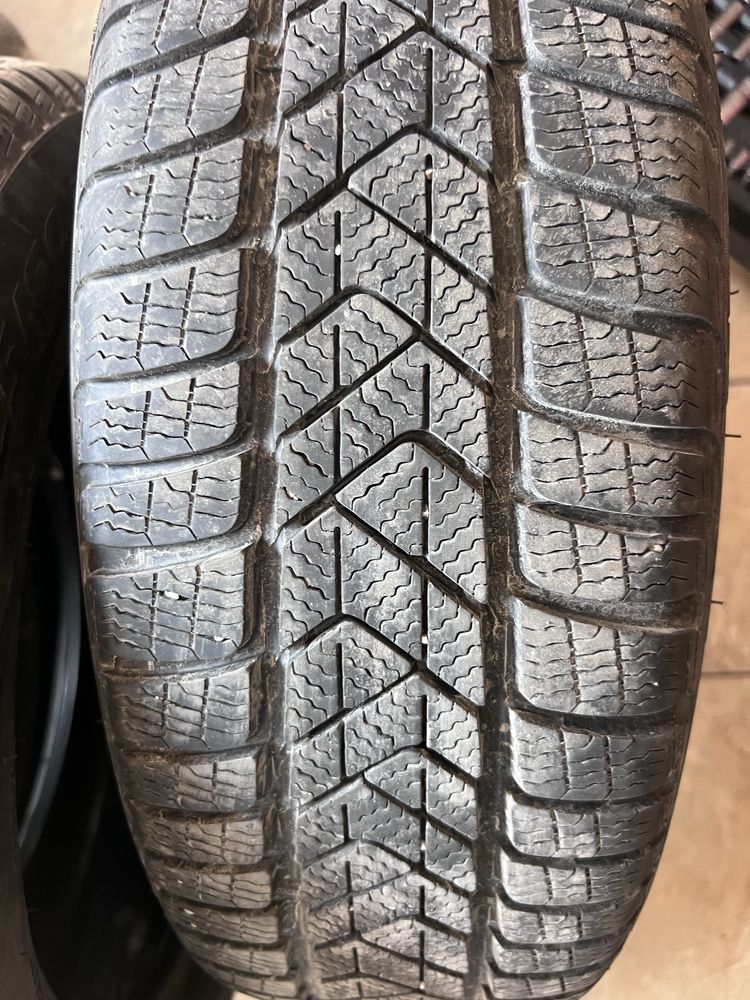 225/60 r18 pirelli de iarna runflat - dot 2020 -200 lei buc