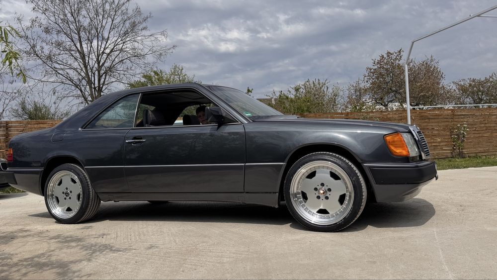 Mercedes Benz  w124 coupe