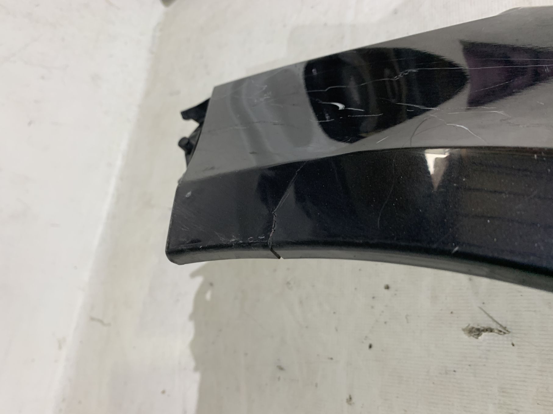 Aripa stanga fata, Renault Clio 3, 2006, 2007, 2008, 2009, 2010, 2011, 2012, cod origine OE 8200256117.