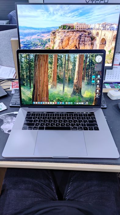 Macbook 15 inch, 2019 16/512 GB Touchbar