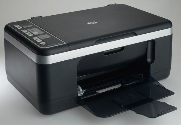 Vând imprimanta HP Deskjet F4180