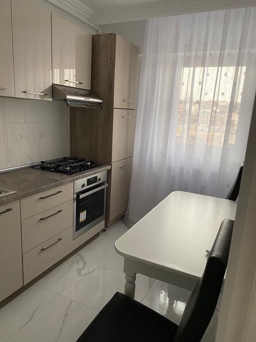 De închiriat apartament cu o cameră - spațios și modern