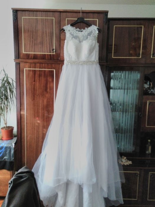 Rochie de mireasa. Noua!+ Voal cadou