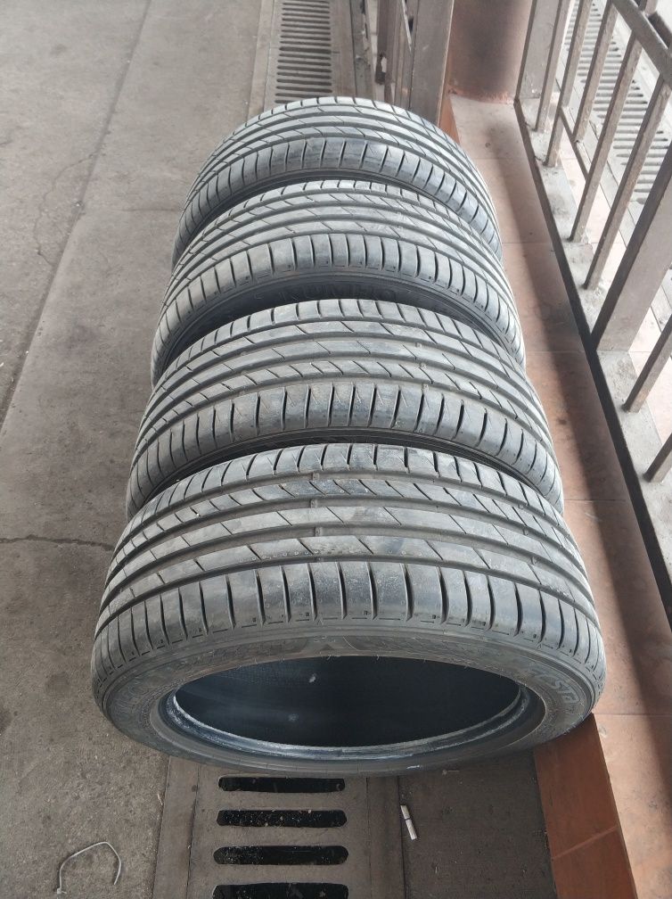 Летни гуми на марката KUMHO - 215/50/17, Дот 4820