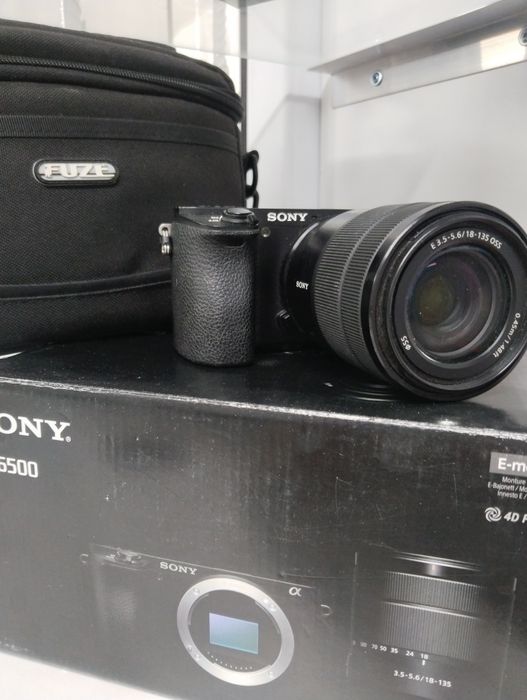 Камера Sony a6500 + объектив sony 18-135 + петличка