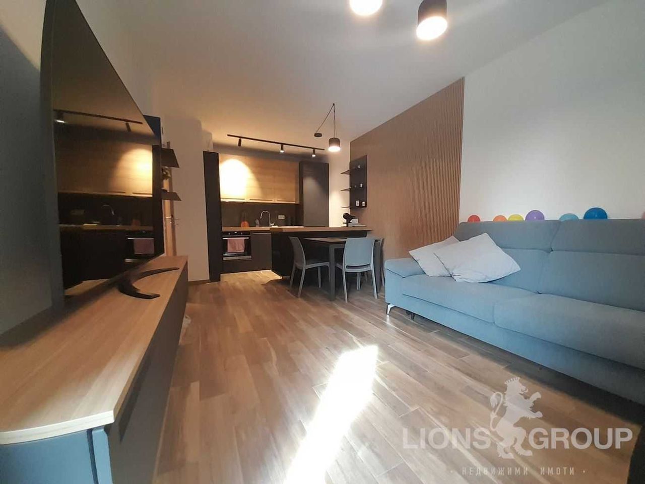 Продава се Двустаен апартамент в к.к. Св.Св. Константин и Елена - 65 кв.м за 3924 €/кв.м - Снимка #3