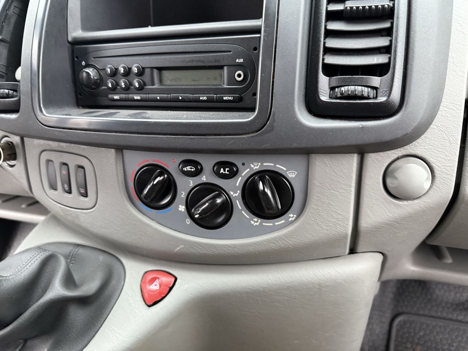 Opel vivaro 2011 clima