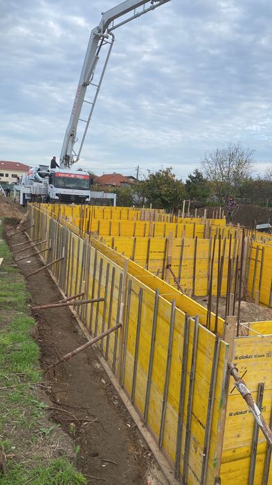 Inchirere popi metalici  schela metalică Cofrag Doka  DE INCHIRIAT