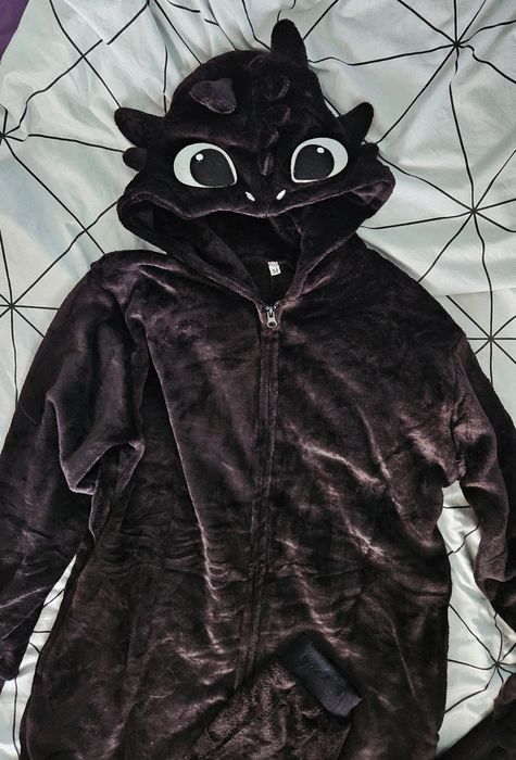 Топъл, пухкав домашен гащеризон дракон