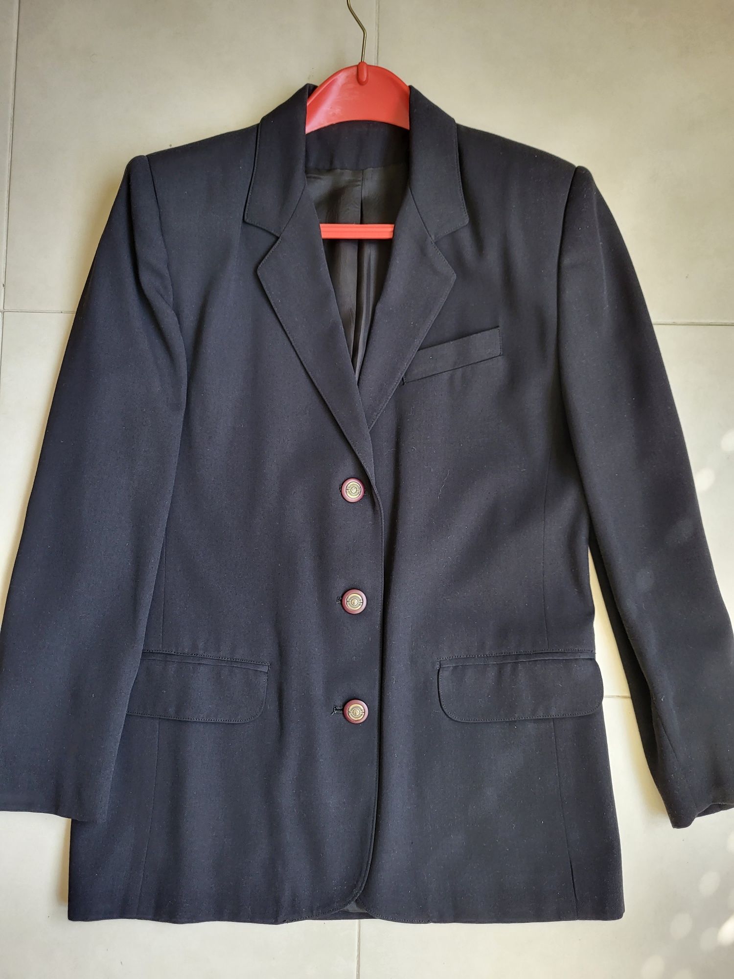 Дамско черно сако, класическа кройка, размер 46