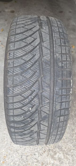 Vând anvelope iarna 235.50.17