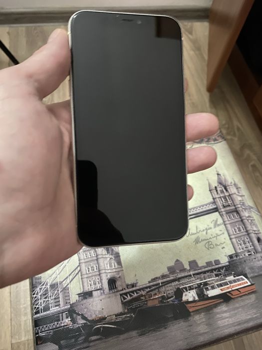 Iphone 11 liber de retea . Alb