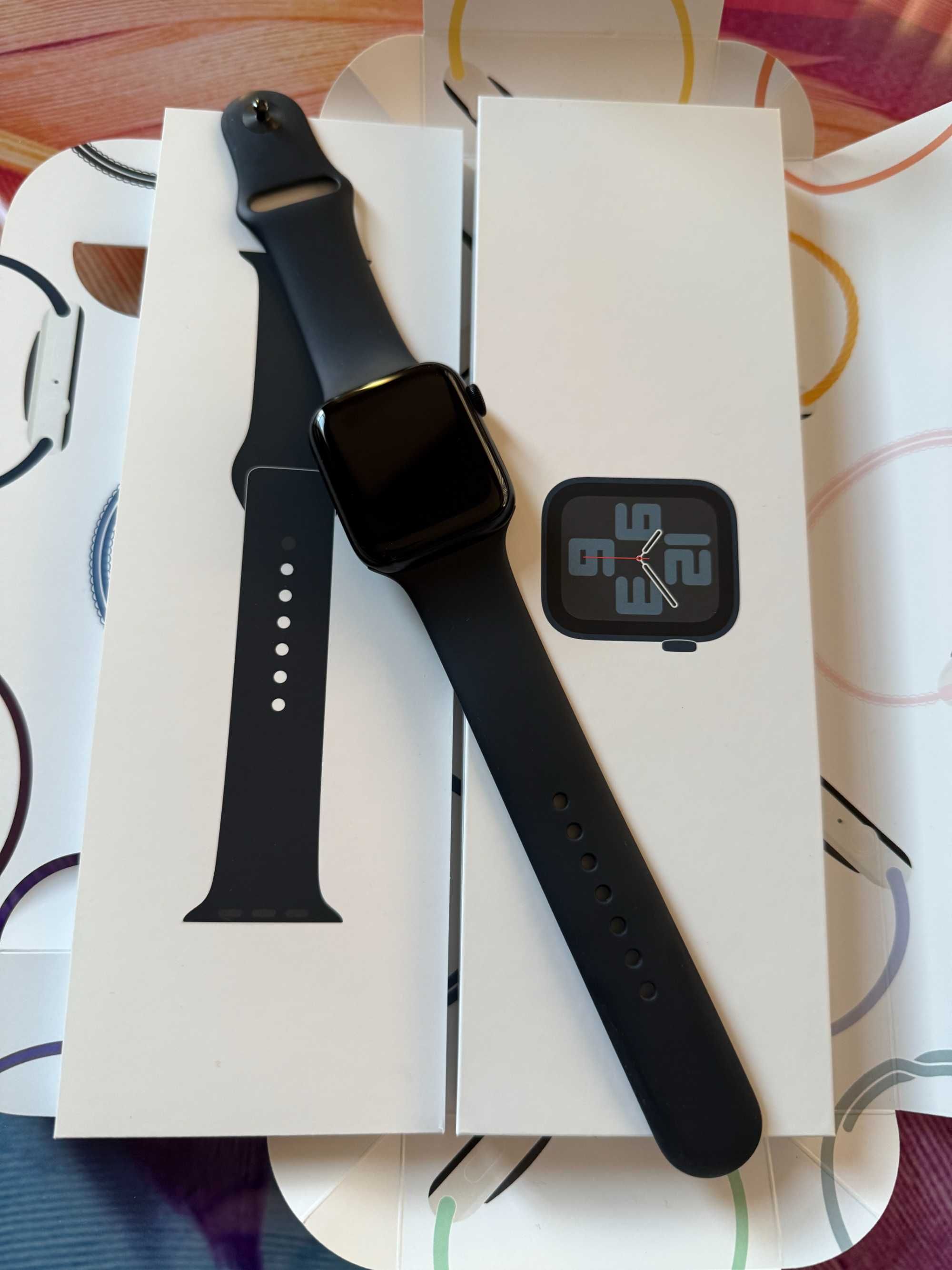 Apple Watch SE2 GPS 44mm Midnight - в гаранция