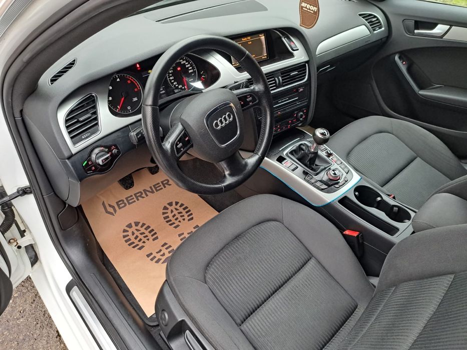 Audi a4 b8 an de fabricatie 2010 motor de 2.0 tdi 140 de cai
