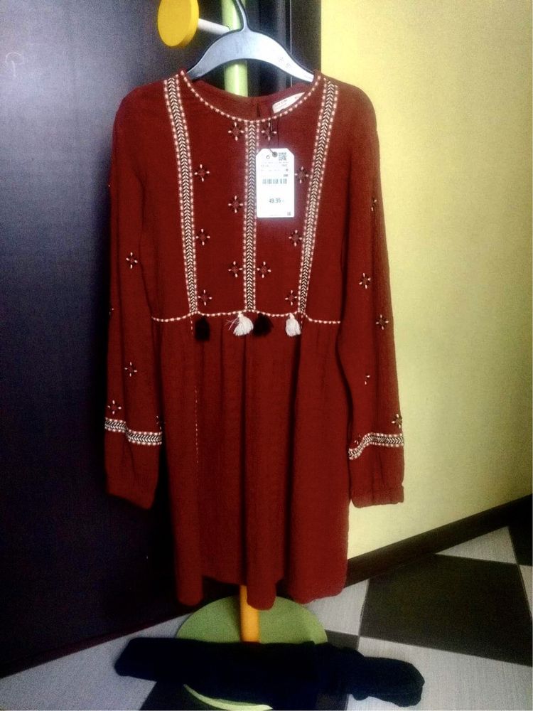 Нова рокли и чорапогащник zara( цената е обща)