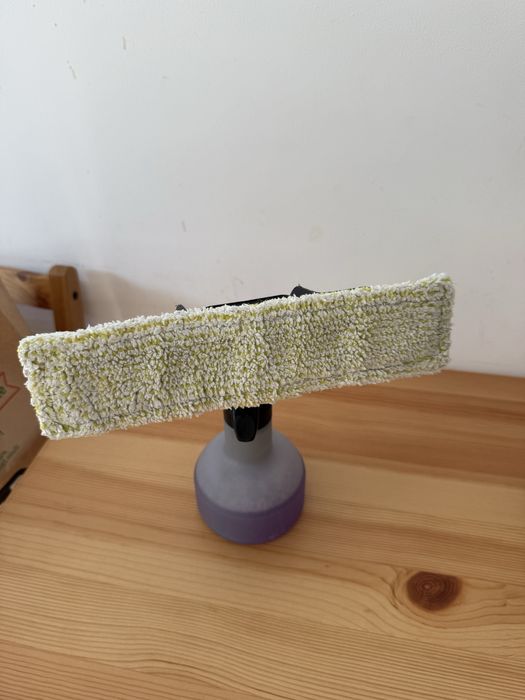 Aspirator de geamuri profesional Karcher WVP 10 cu 2 acumulatori