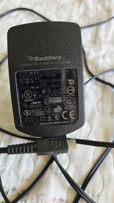 Кожен калъф на Blackberry и зарядно - оригинални