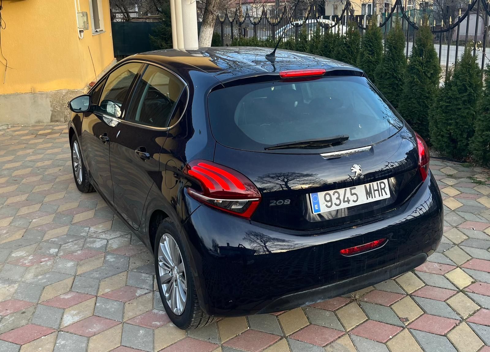 Vând Peugeot 208 1.2 Active 2015