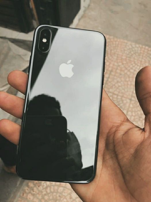 iPhone X в хорошем состоянии