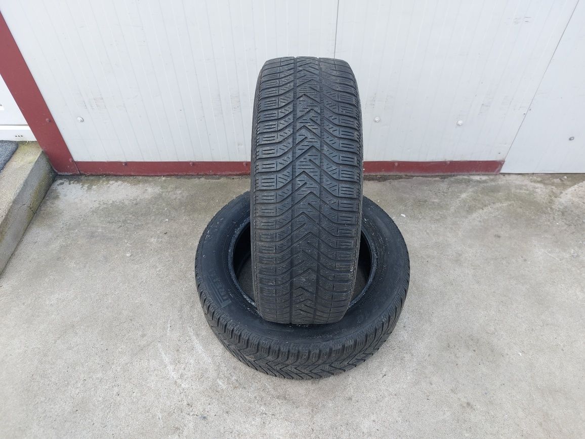 75 lei bucata! Doua anvelope M+S/IARNA 205 55 16 Pirelli