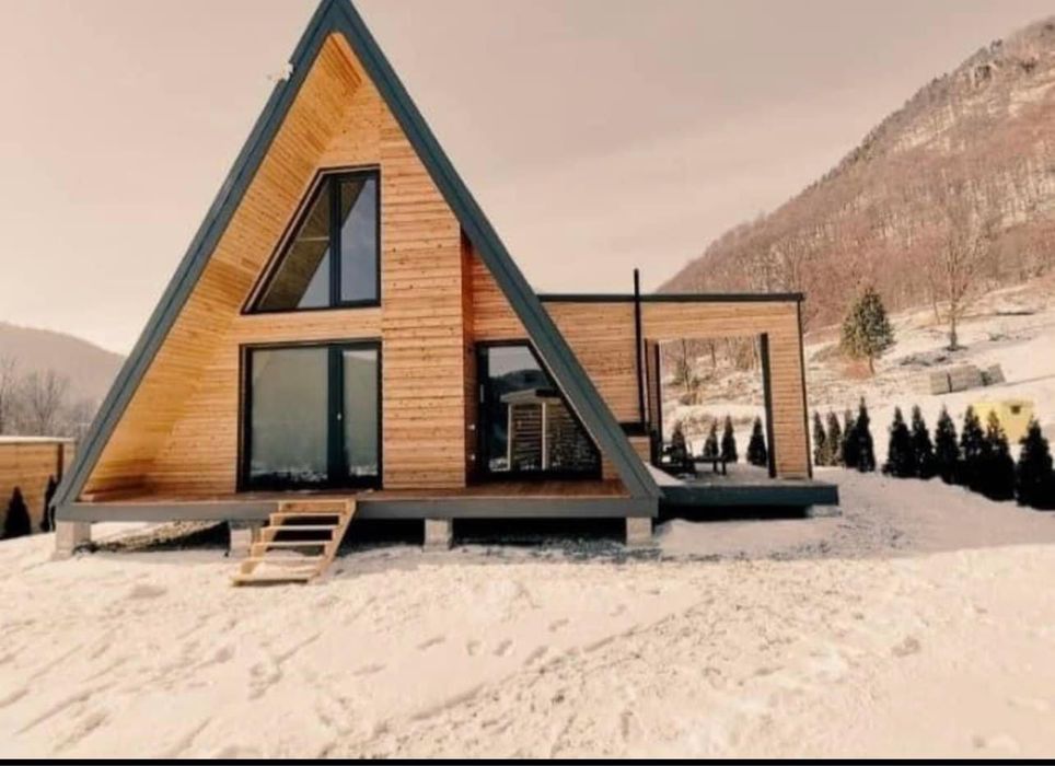 Vand case de gradina si de locuit