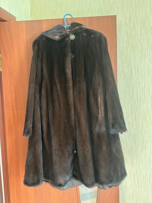 Продам норковую шубу 48-50 размер