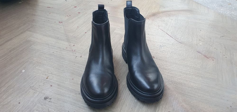 Ghete damă GEOX piele naturală nr. 39