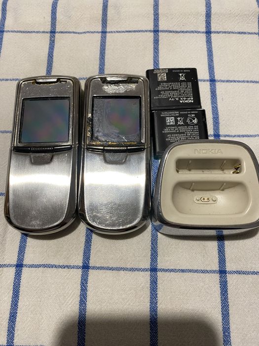 Nokia 8800 за части или ремонт