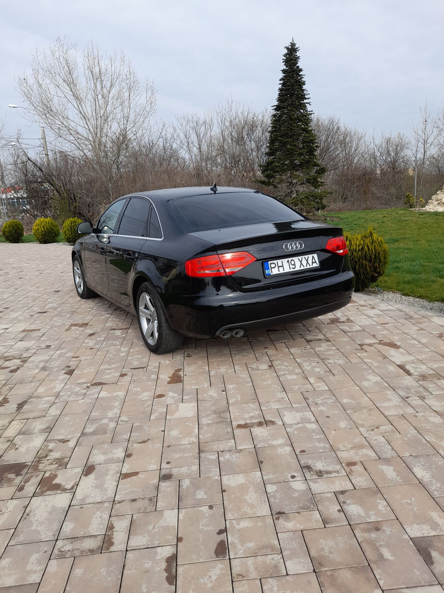 Vand Audi a4 b8 an proprietar in acte