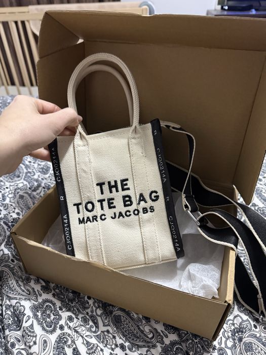 Geanta Marc Jacobs mobil