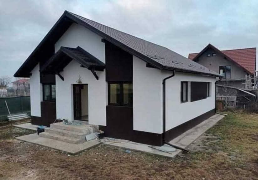 Vând Case modulare pe structură metalică