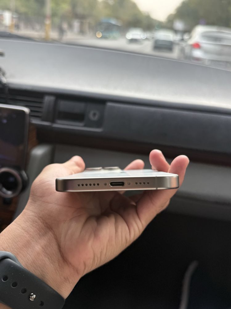 iPhone 15 Pro Max в идеальном состоянии