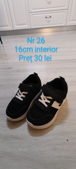 Vând încălțăminte băiat mărimi 26-27