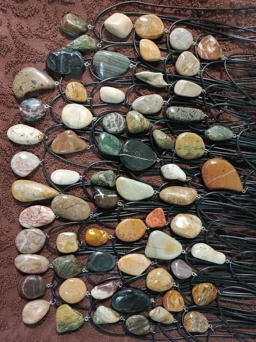 Кулоны из натурального камня