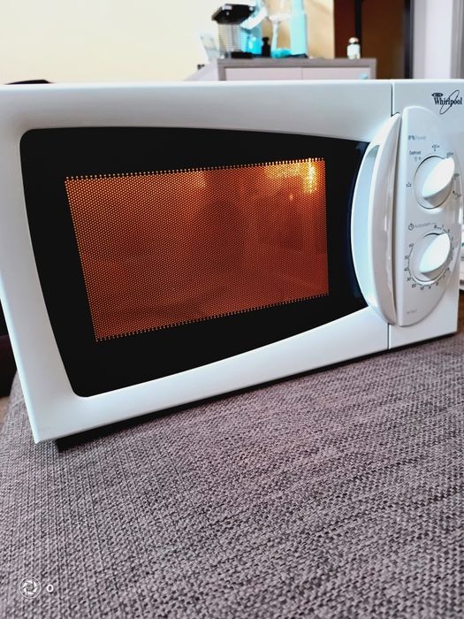 Cuptor cu microunde Whirlpool