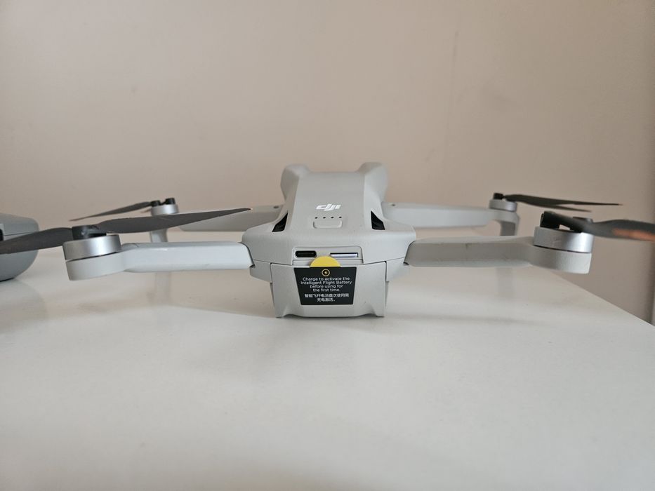 Drona dji mini 3