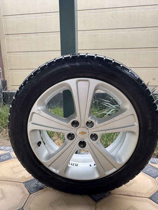 Комплект зимних шин с дисками chevrolet