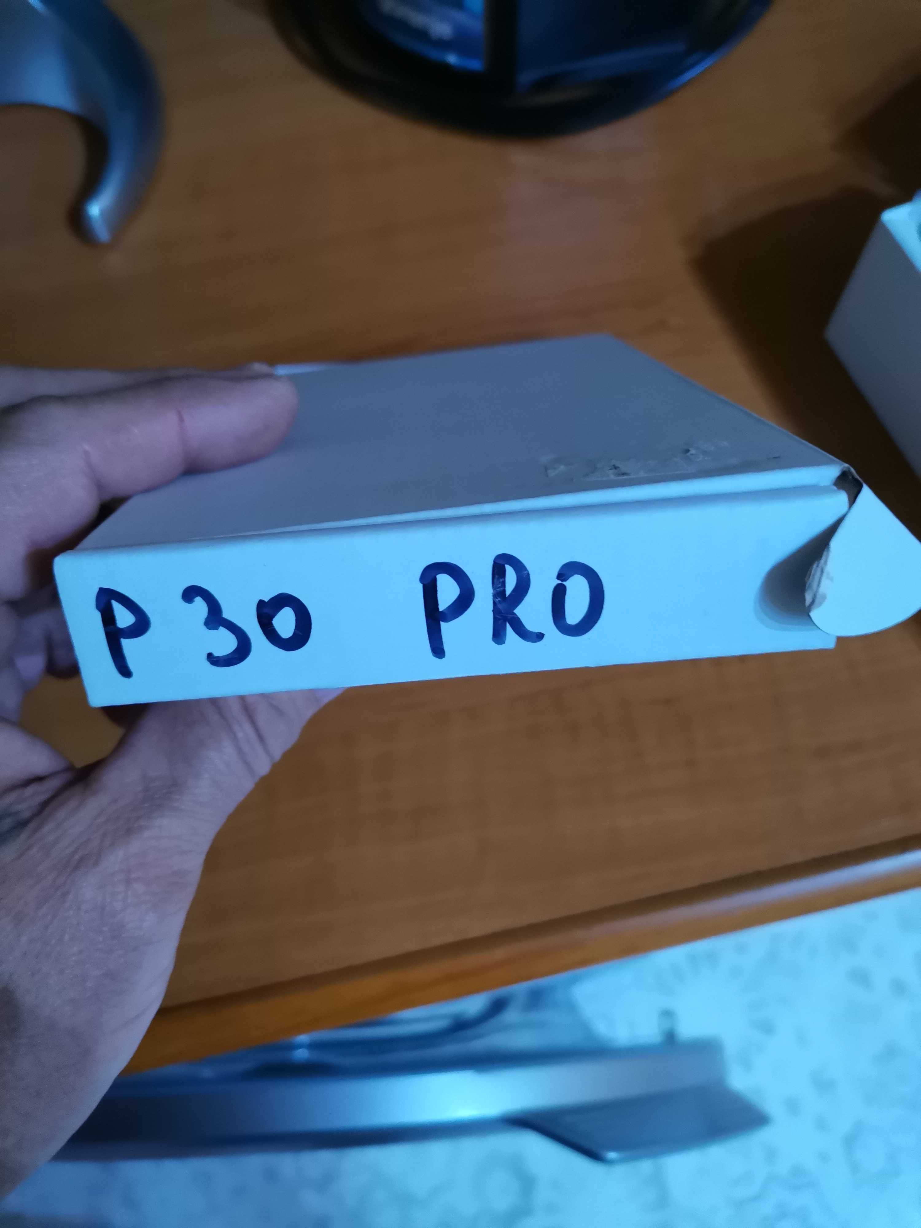 Huawei P30 Pro - 8/128 GB Перфектен. Без следи от употреба.