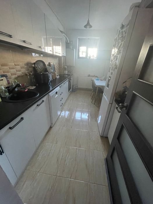 Apartament 3 camere Demisol, str Weiner Palada
