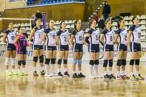 Tricou volei Fete NTT CLUJ cu autografe Banii merg la un baiat bolnav