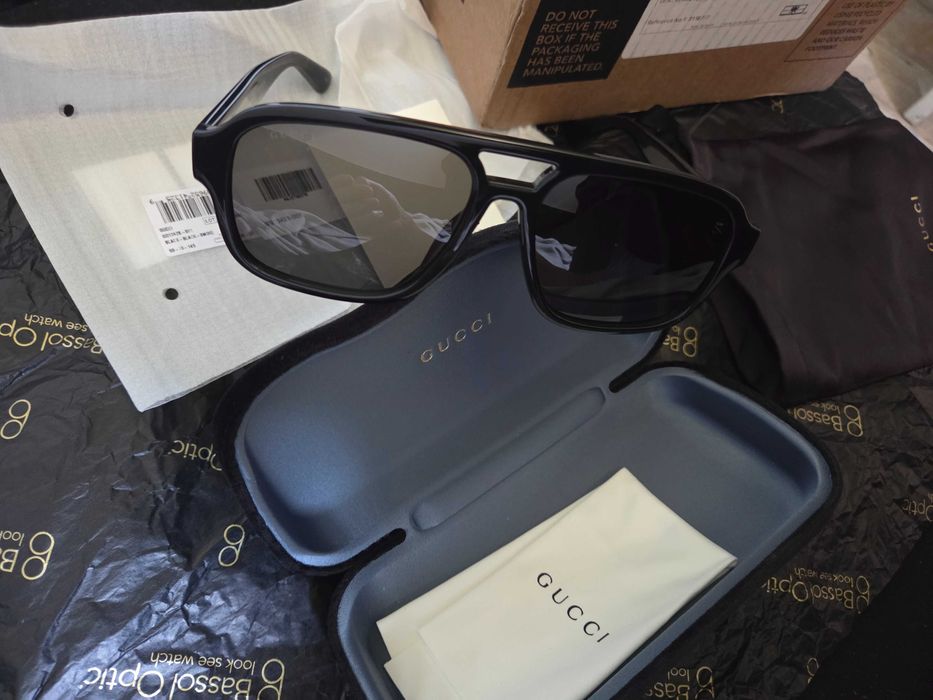 Vând ochelari gucci