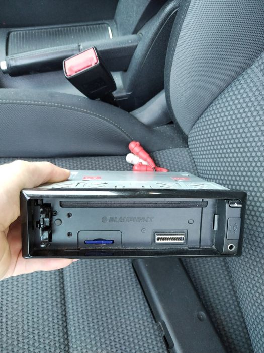 Casetofon Blaupunkt cu fata detasabila