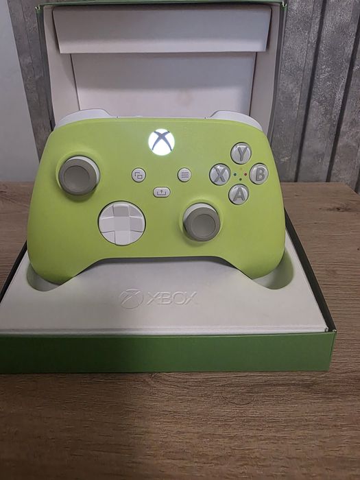 Джойстик за Xbox One Lunar Shift , оригинален контролер