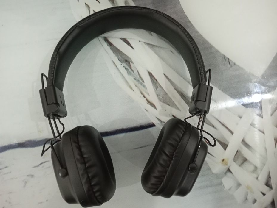 Продам наушники Marshall