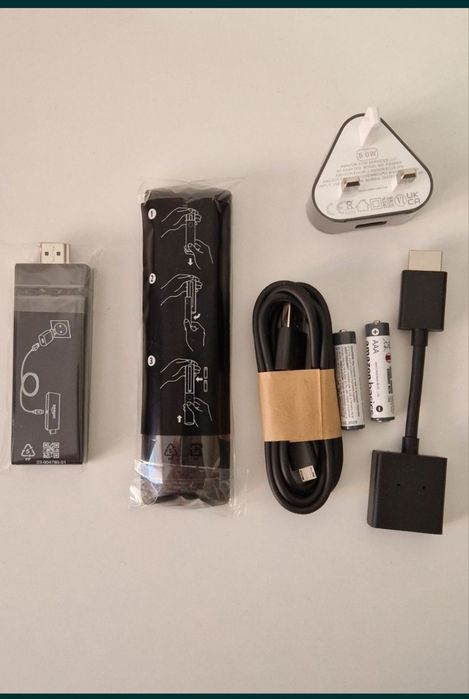 Vând Fire stick tv HD și Roku stick Tv