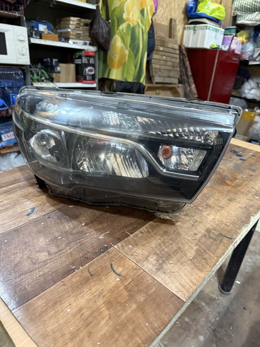 Фара веста правая оригинал киржач