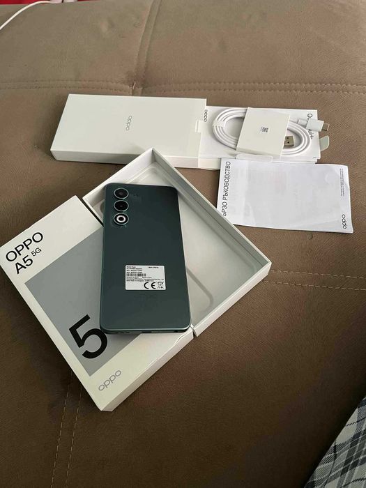 Телефон чисто нов