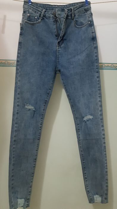 Срочно  продам новые джинсы Hany