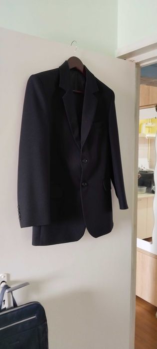 Vând sacou și pantaloni de costum